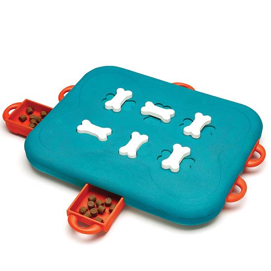 Nina Ottosson Dog Casino - logikai játék (3. szint)